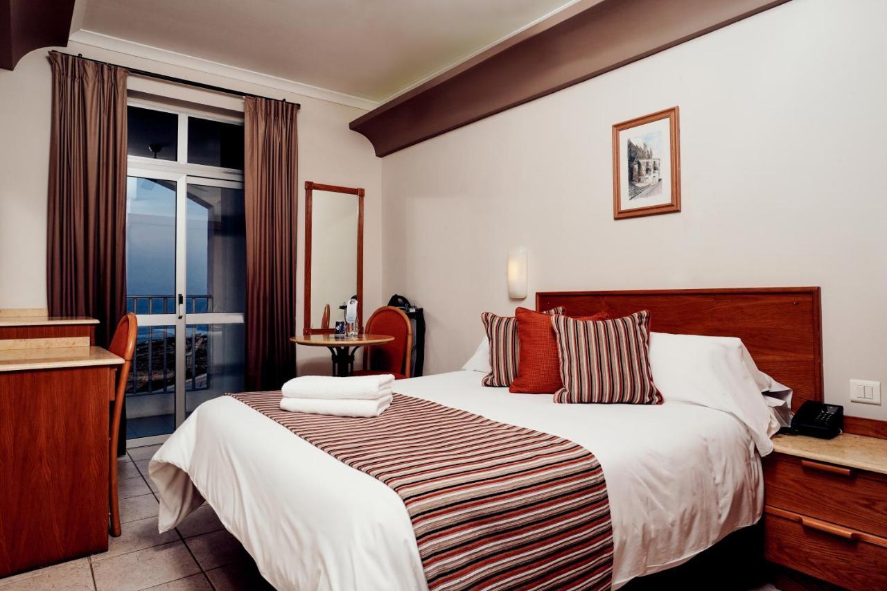 Paradise Bay Resort Mellieha Exterior photo